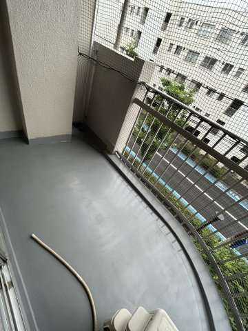 マンション塚口のバルコニー|外からの目が気にならないバルコニーで洗濯物が干せます