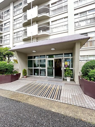 マンション塚口のエントランス|落ち着いたエントランスです