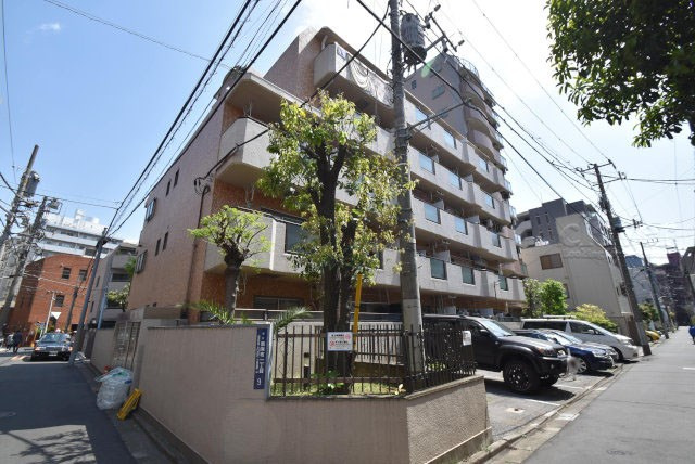 【現況写真】 | 南麻布ローヤルコーポ | 前面道路と外観の様子です～即日のご見学も可能です！お気軽にお問い合わせください！～