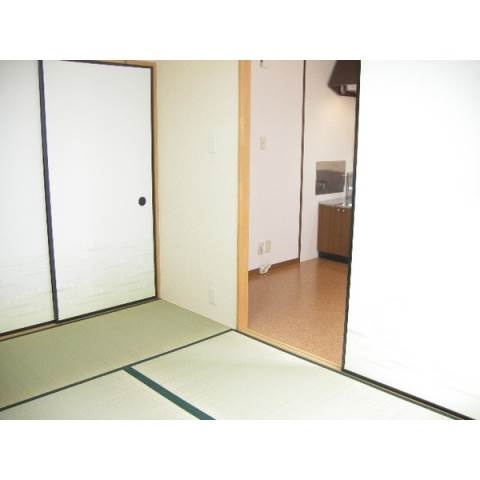 SurplusTwoライフの和室