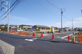 【前面道路含む現地写真】