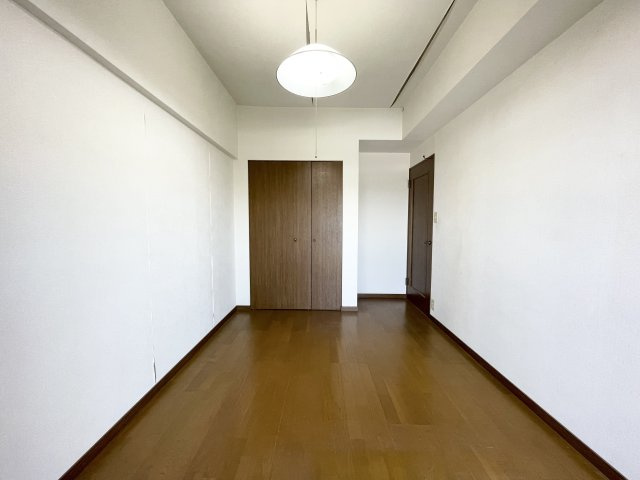 フォーレ東望の洋室