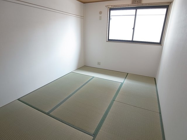 ビーラインミフネ1号館の和室|各部屋日当たり良好です