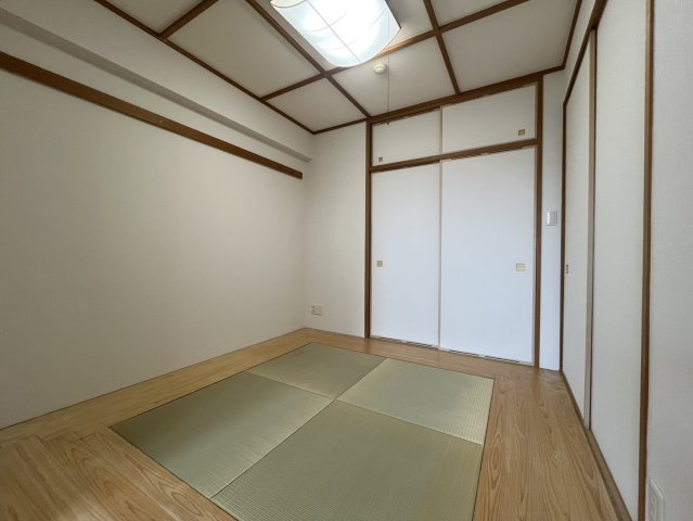 ライオンズマンション烏丸通の和室