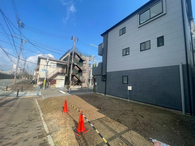 【前面道路含む現地写真】の画像