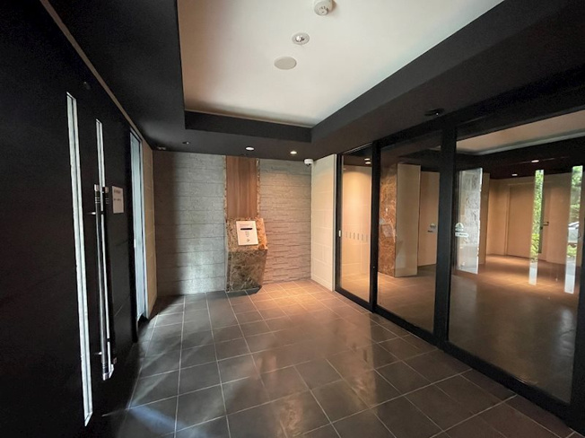 【ロビー】プレサンス丸の内城雅