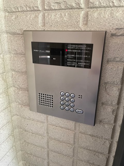グランドヒルズ代沢のセキュリティ|オートロック付きのエントランス