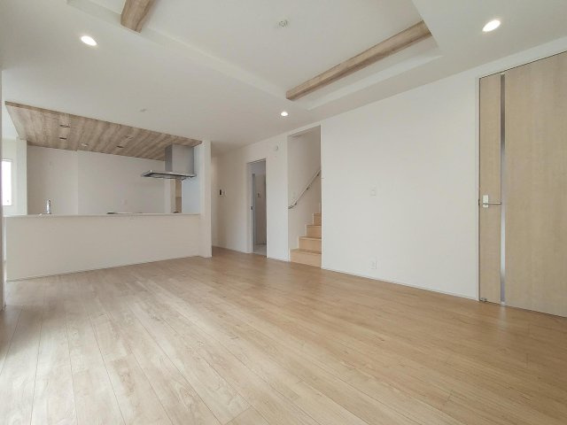 ブルーミングガーデン豊見城市豊見城4号棟の居間・リビング