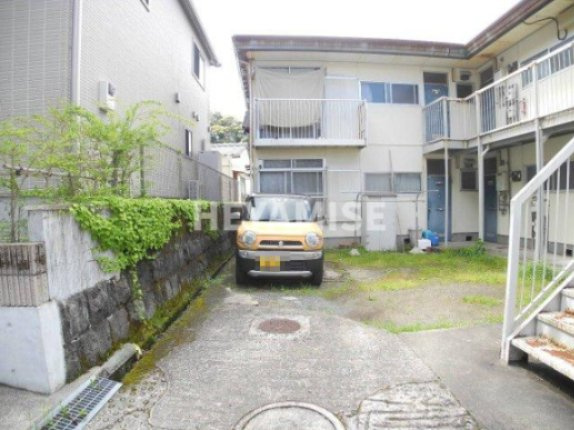 フォーリーフ大宮の駐車場