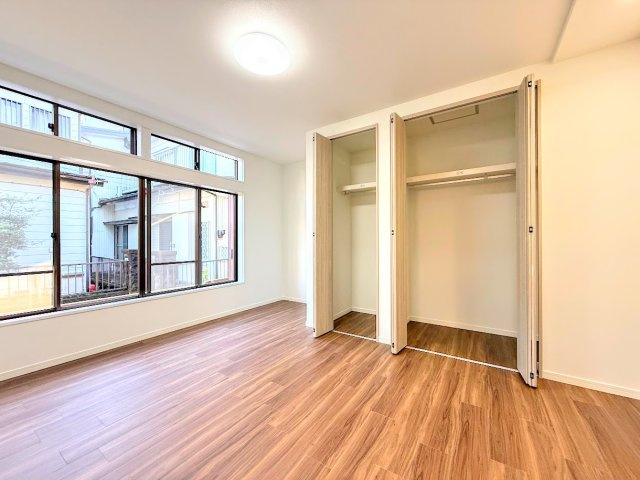 戸塚区戸塚町　中古戸建ての洋室|◆暮らし心地を大きく左右する収納を、適材適所に配置し使い勝手を考慮しました。空間を余すところなく有効利用した収納は生活空間をより上質なものにしてくれるでしょう。