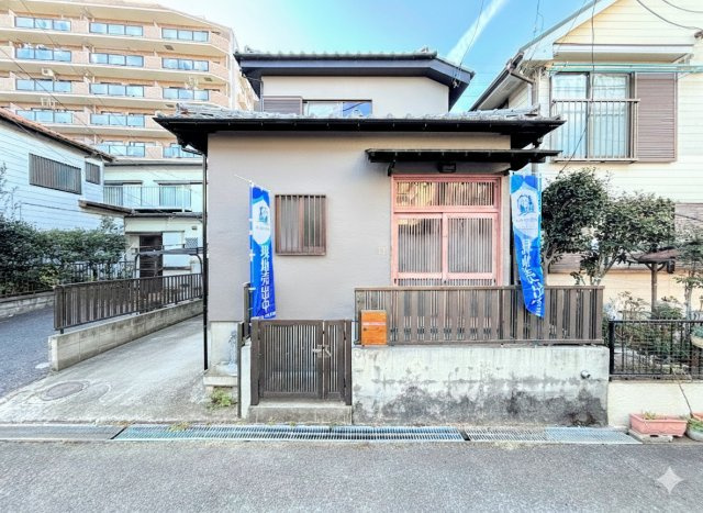 戸塚区戸塚町　中古戸建ての外観|◆一戸建てを中心とした街並みが整然と続き、周辺は高い建物が建っていないので、緑の多い閑静な趣を感じる環境です。街並みや周辺環境も重要なポイントです！！
