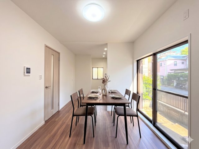 戸塚区戸塚町　中古戸建ての居間・リビング|◆リフォーム済みでのお引渡しなので、即ご入居可能です。家具の配置や色など決めやすくスムーズにお引越しできます。(家具はイメージです)
