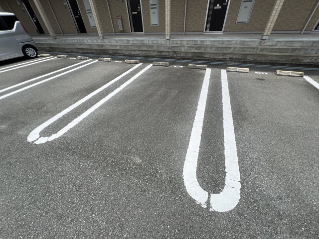 プロミネンスの駐車場