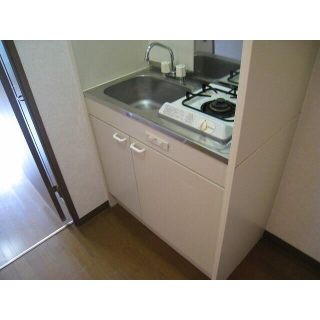 アンプルール　ベトン　川口のキッチン