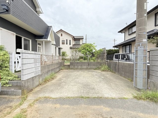 神栖市土合本町中古戸建の駐車場
