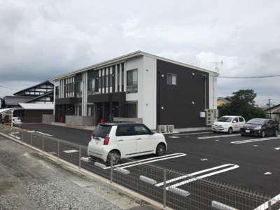 【外観】 | グレイシャス | 外観写真（昼）