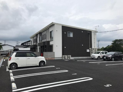 【外観】 | グレイシャス | 外観写真（昼）