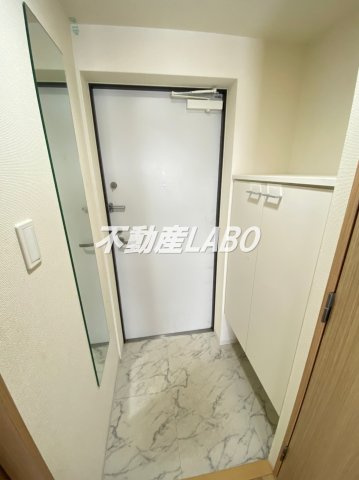BASE NAMIYOKEの玄関