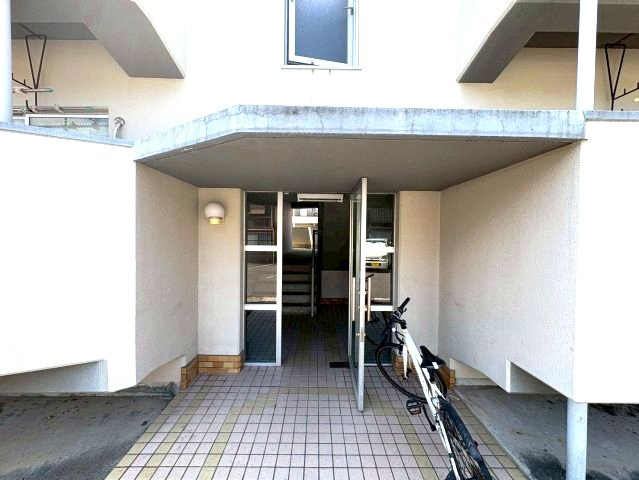 エムテック藤井寺のエントランス