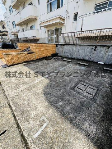 仲介手数料0円！ヴィラ・サンシャインの駐車場
