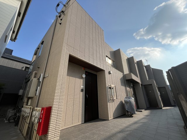【外観】 | MAISON HIRO | 耐震・耐火構造で安心のヘーベルメゾン　初台より徒歩６分！
