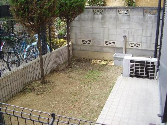 テラス瀬ヶ崎Ａ棟の庭