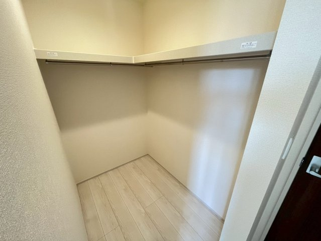 うるま市前原新築戸建て 1号棟（全10棟）の収納|洋室2にはウォークインクローゼット完備