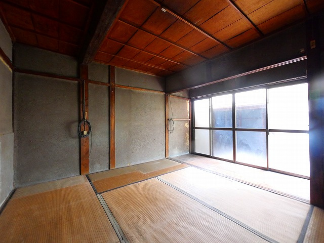 三条添川戸建賃貸の居間・リビング