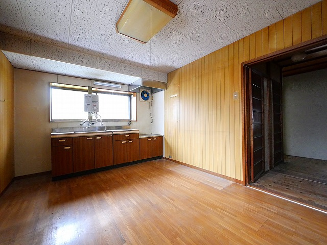 三条添川戸建賃貸の居間・リビング
