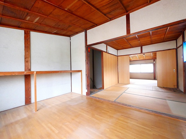 三条添川戸建賃貸の居間・リビング