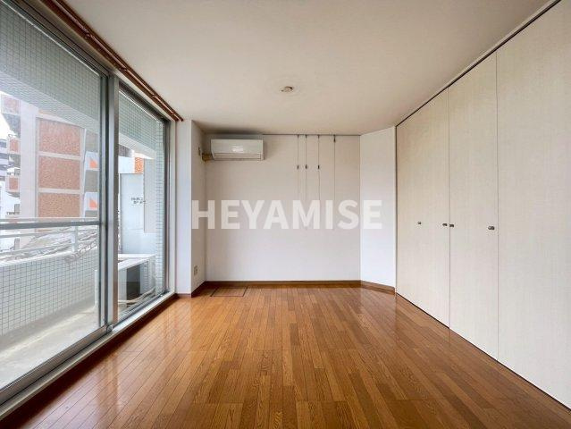 長崎市梁川町の賃貸マンションの居間・リビング