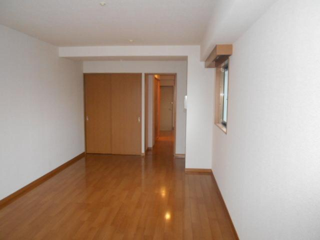 センチュリーパーク広住町の洋室