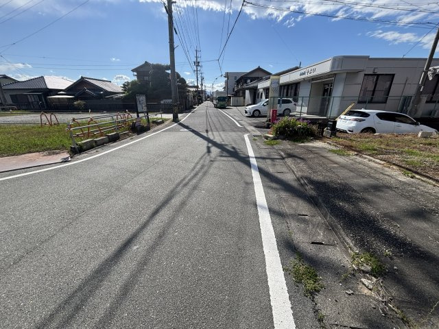 【前面道路含む現地写真】の画像