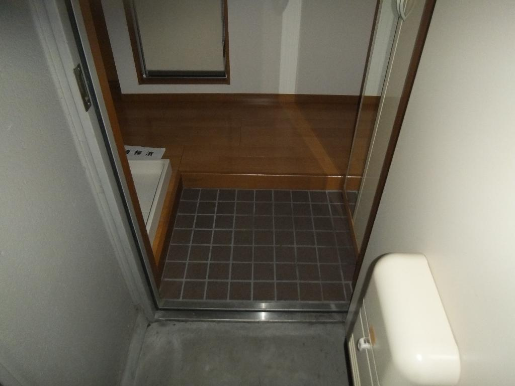 センチュリーパーク六番町の玄関