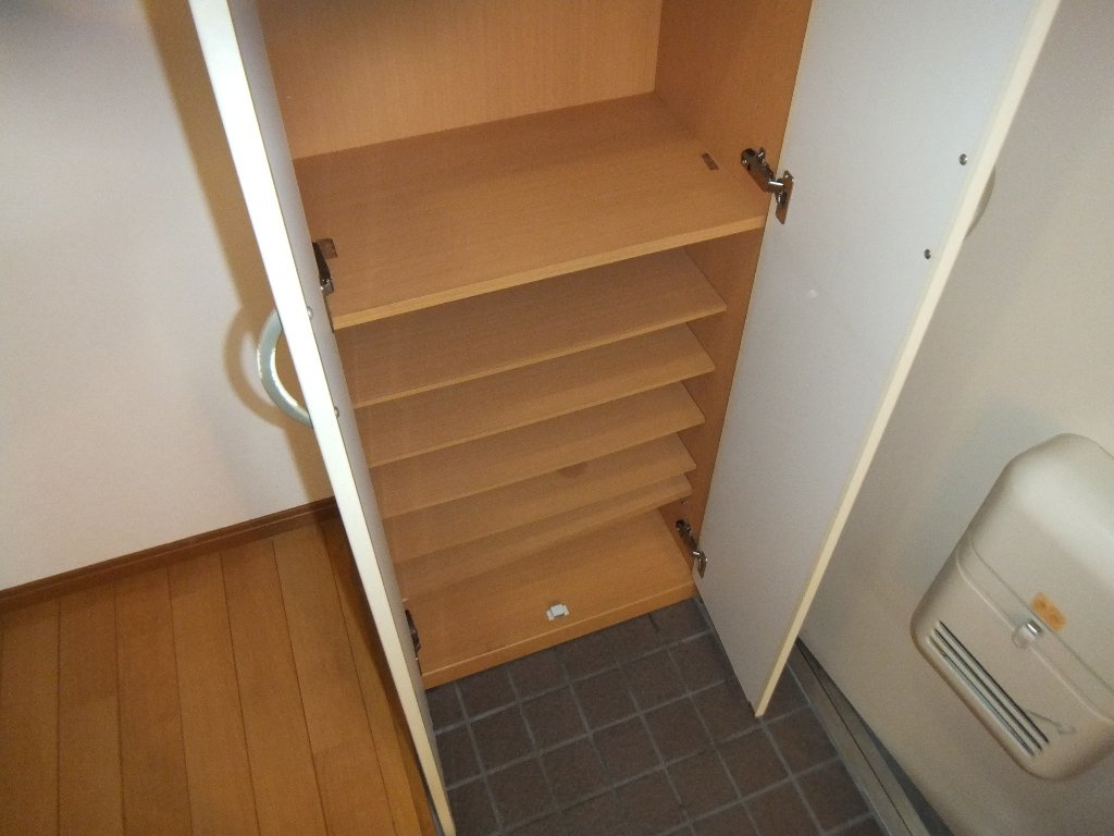 センチュリーパーク六番町の収納