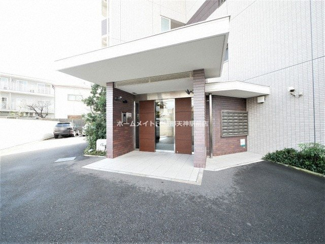 クラン　エシオのエントランス
