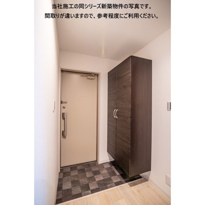 【玄関】 | ザカラー東本町B棟