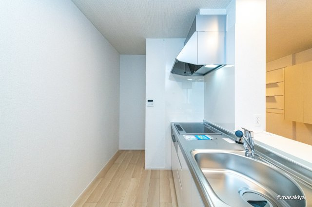 ルシエールのキッチン|写真は同じ建築会社の同タイプの物です。色、仕様は異なります。