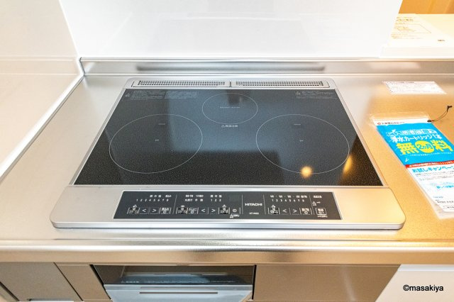 ルシエールのキッチン|写真は同じ建築会社の同タイプの物です。色、仕様は異なります。