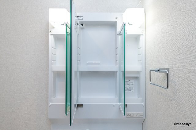 ルシエールの洗面所|写真は同じ建築会社の同タイプの物です。色、仕様は異なります。