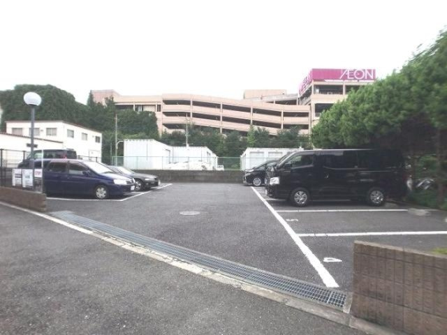 ドエル本町の駐車場