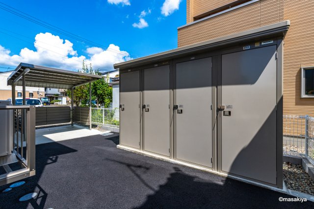 ルシエールのその他共用部分|写真は同じ建築会社の同タイプの物です。色、仕様は異なります。