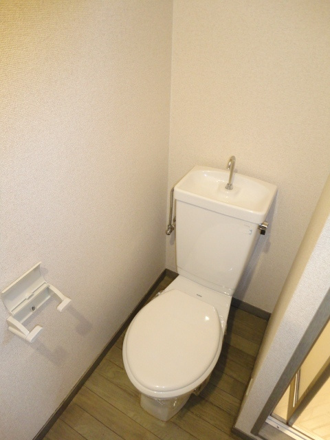 エステート櫛原のトイレ|落ち着いたトイレです
