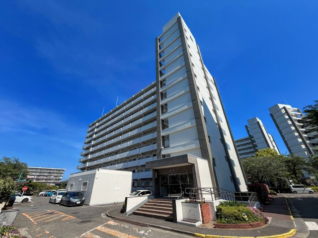 野庭団地634-2号棟の外観|◆管理体制良好なマンションです。清潔感のあるエントランスに開放感のある住環境。