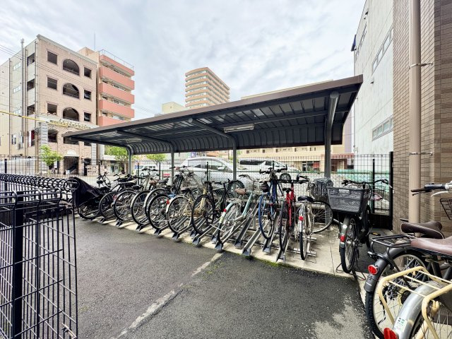 サーパス浜松駅前の周辺|駐輪場は複数個所にあります！
