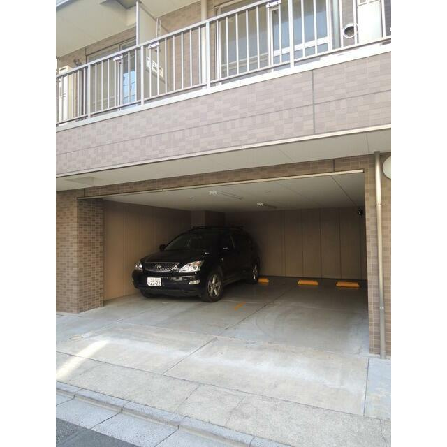 シャトールミエールの駐車場