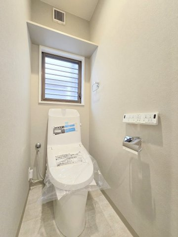 青梅市野上町1丁目　中古戸建のトイレ