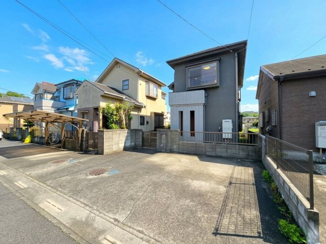 青梅市野上町1丁目　中古戸建の駐車場