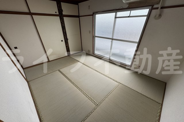 メゾン寿の内装|明るい室内です