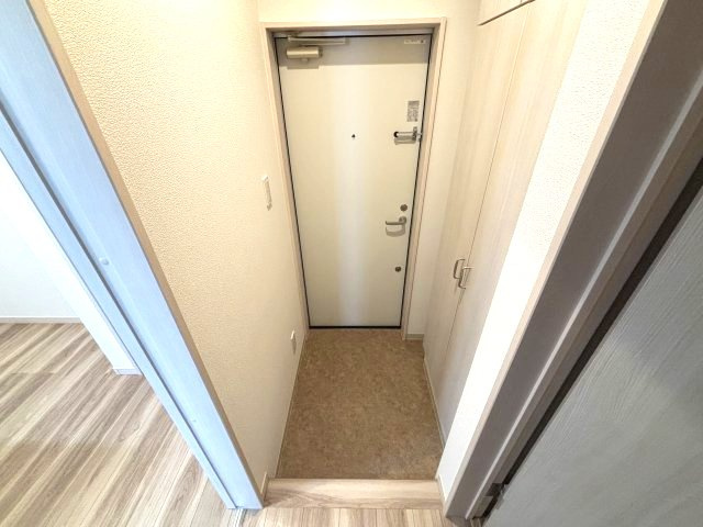 リアライズ箕岡の玄関